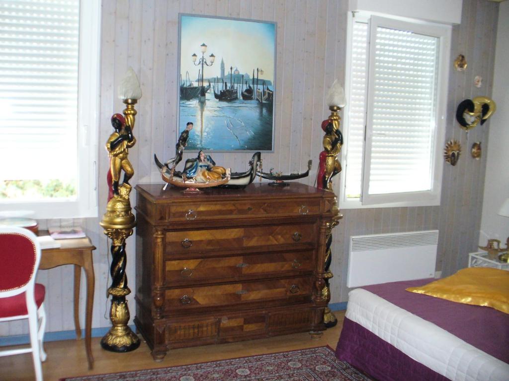 Chambre D'Hotes Dyrslot Saint-Denis-de-Pile Bilik gambar
